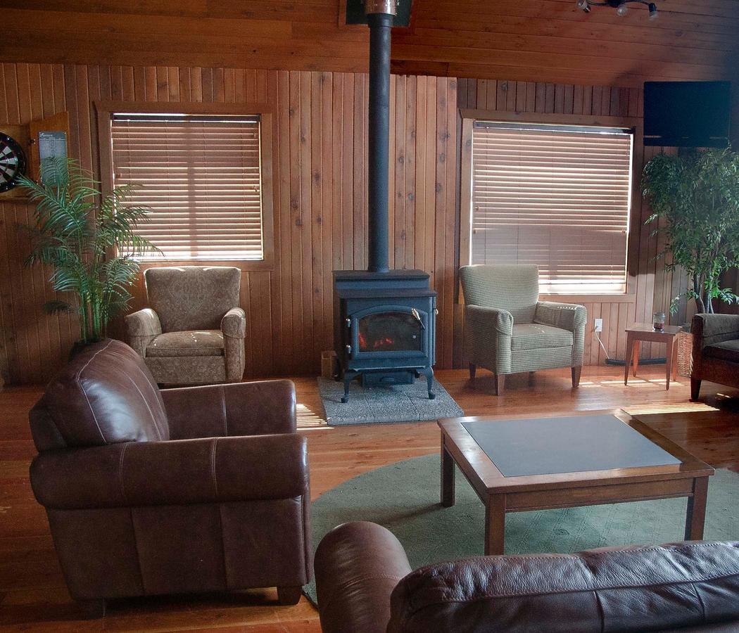 Walters Cove Resort Kyuquot Exterior photo
