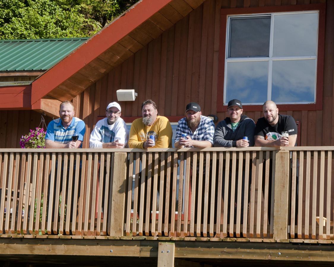 Walters Cove Resort Kyuquot Exterior photo